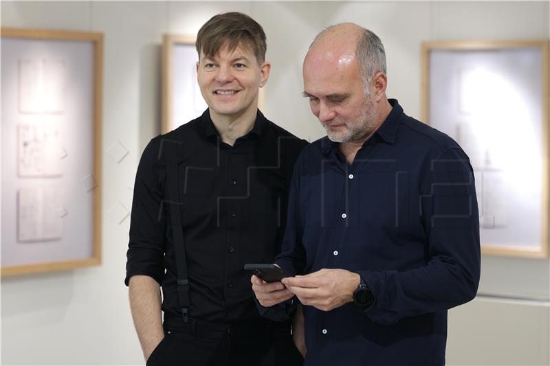 Djelo Marine Abramović na otvorenju nove  galerije Brukete &  Žinića