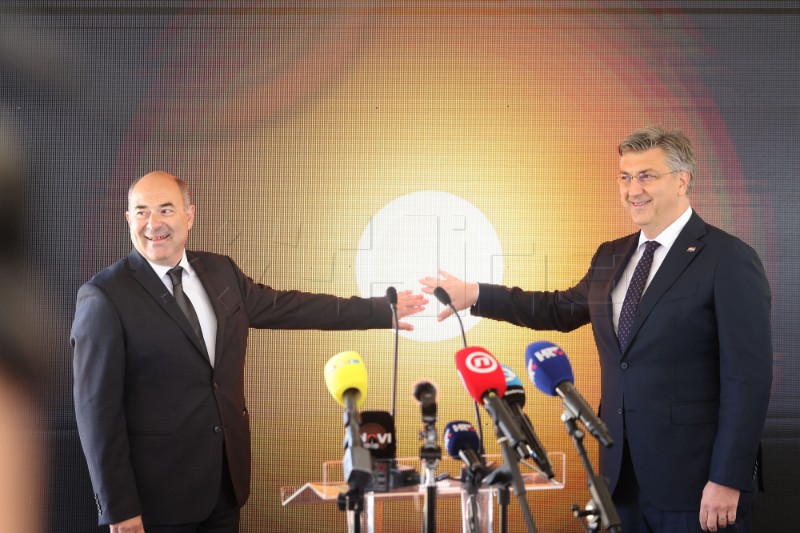 Barbarić ne odlazi zbog plinske afere nego zbog protupravne gradnje