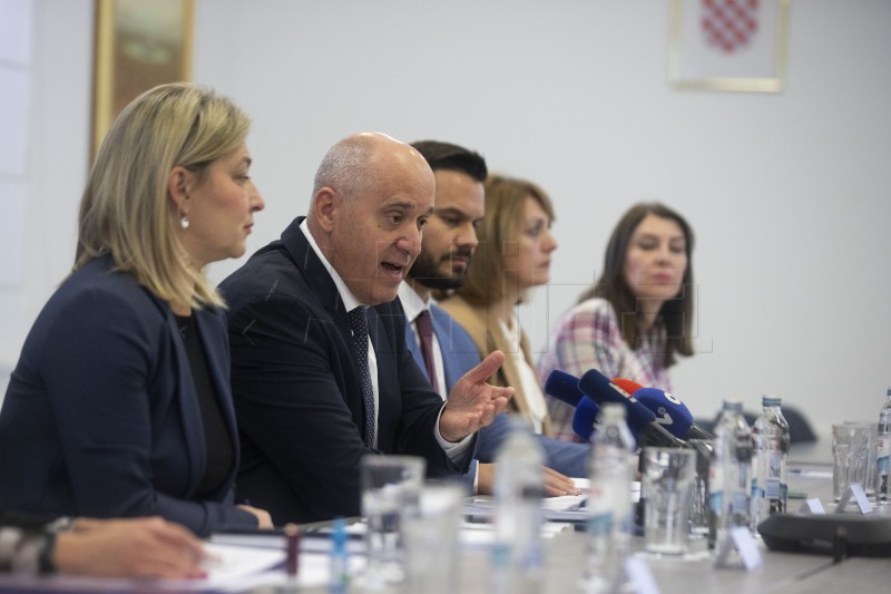 Prijedlog zakona: Vlasnici će moći do imovine, a zaštićeni najmoprimci do vlasništva