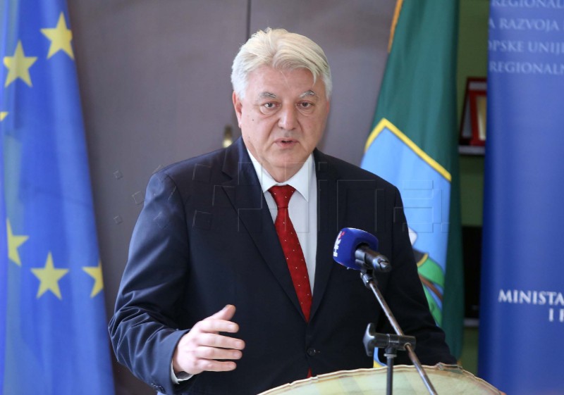 Komadina : o inicijativi za uvoz amonijaka preko Omišlja