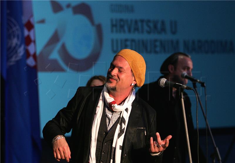 Doček Nove godine na riječkom Korzu uz koncert Gibonnija